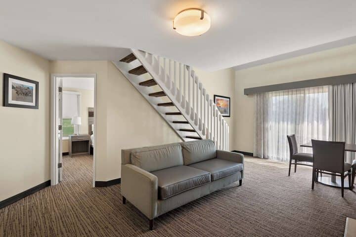 Room 16 of 37