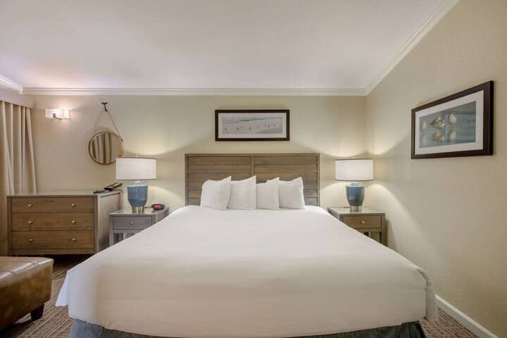 Room 10 of 37