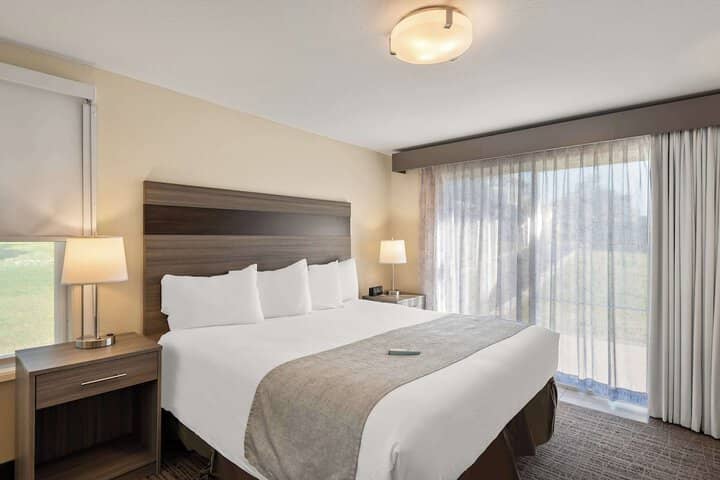 Room 17 of 37